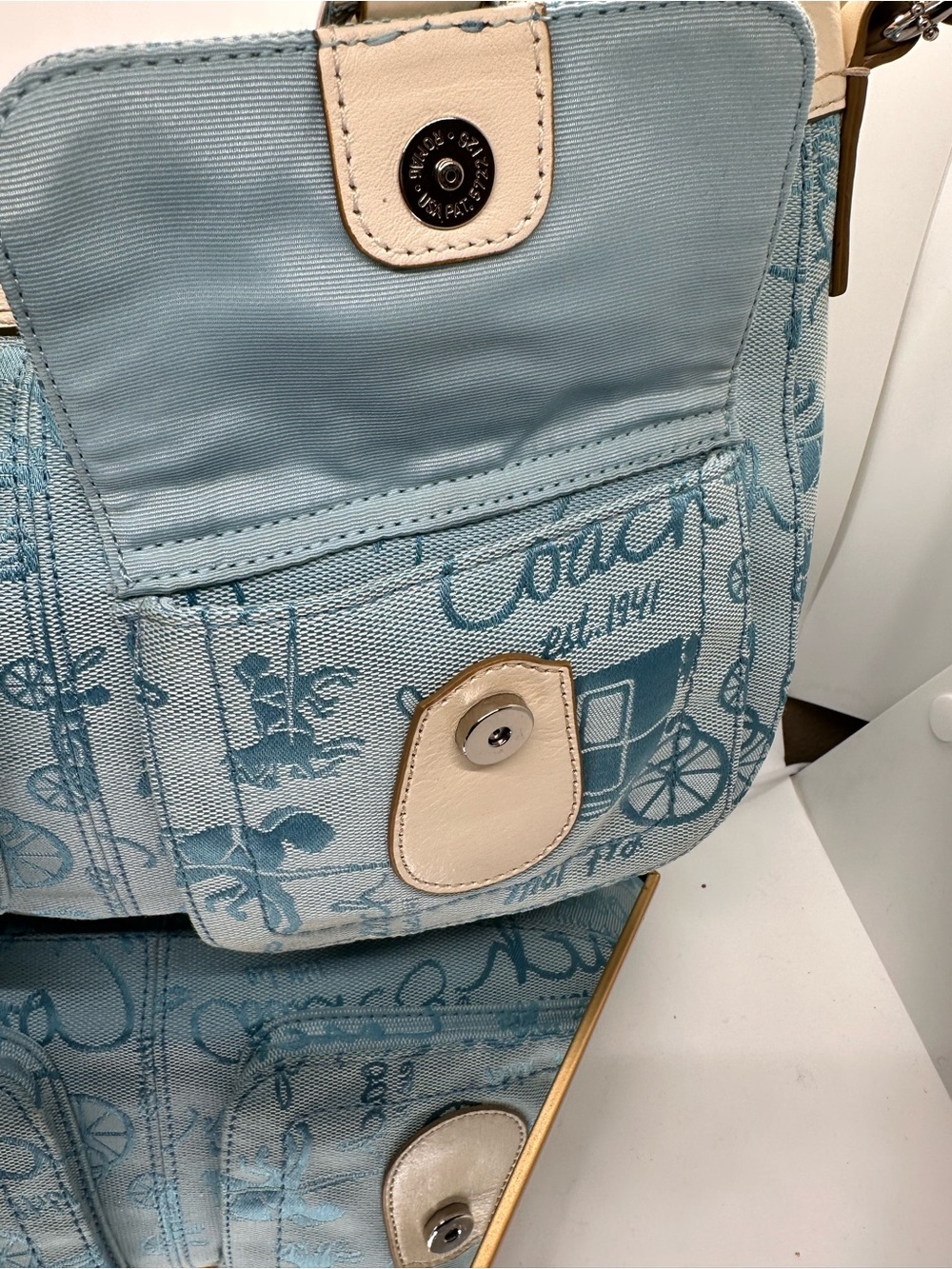 Coach Horse & Carriage Y2K shoulder Bag with Cream Trim with dust bag - Picture 12 of 15